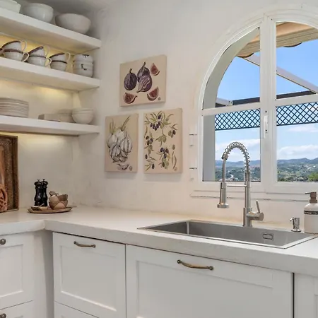 Penthouse Seaview Ref #103 Εστεπόνα