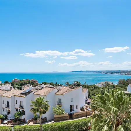 Penthouse Seaview Ref #103 * Εστεπόνα